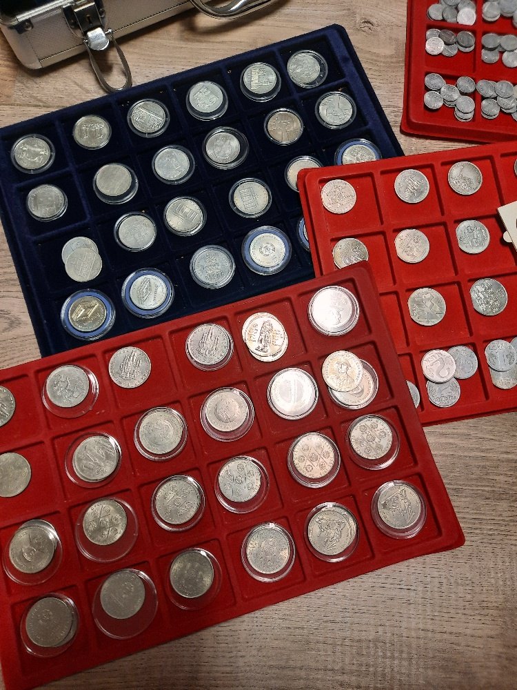  DDR umfangreiche Sammlung Münzen im Koffer.   