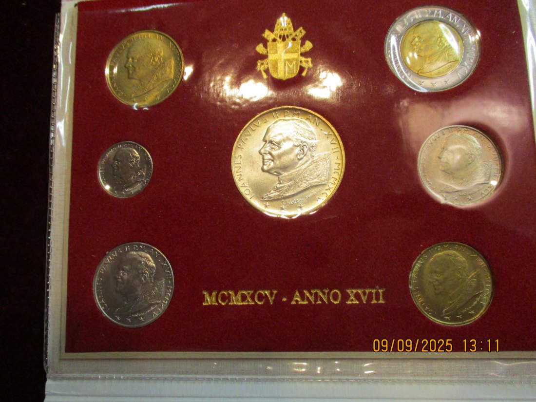  Kursmünzen Vatikan 1995 siehe Foto Gewicht: Ca- 74g/- 1   