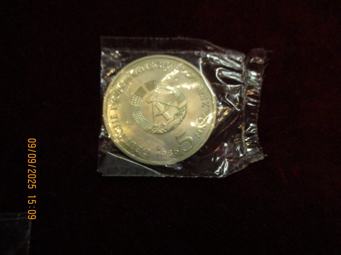  5 Mark DDR 1990 Zeughaus Berlin 9,6g   