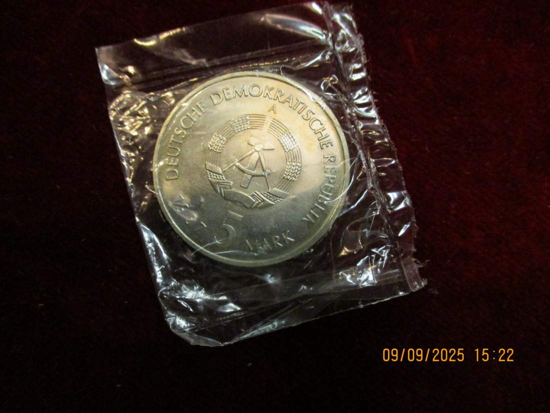  5 Mark DDR 1987 Nikolai Viertel Berlin 9,6g   