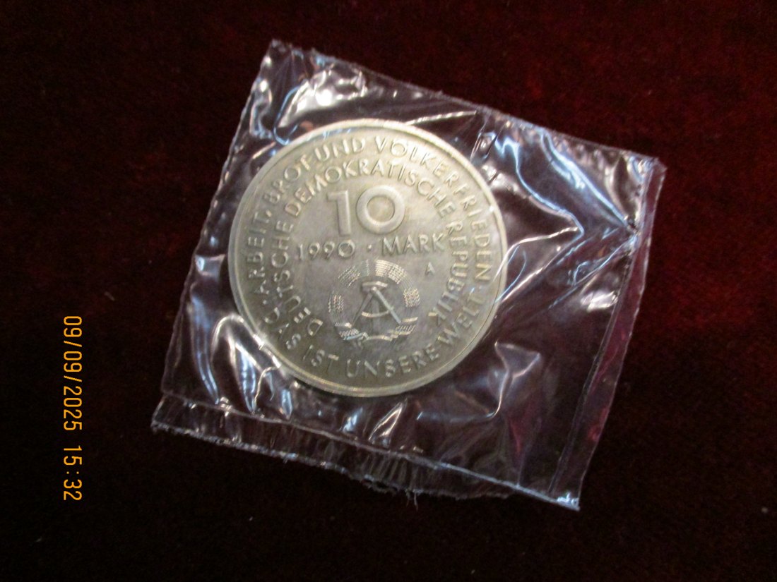  10 Mark DDR 1990 - 1. Mai  12g   