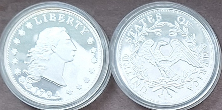  USA,1794, 1 Stück des Liberty Dollar Replikat versilbert gekapselt (1von2)   