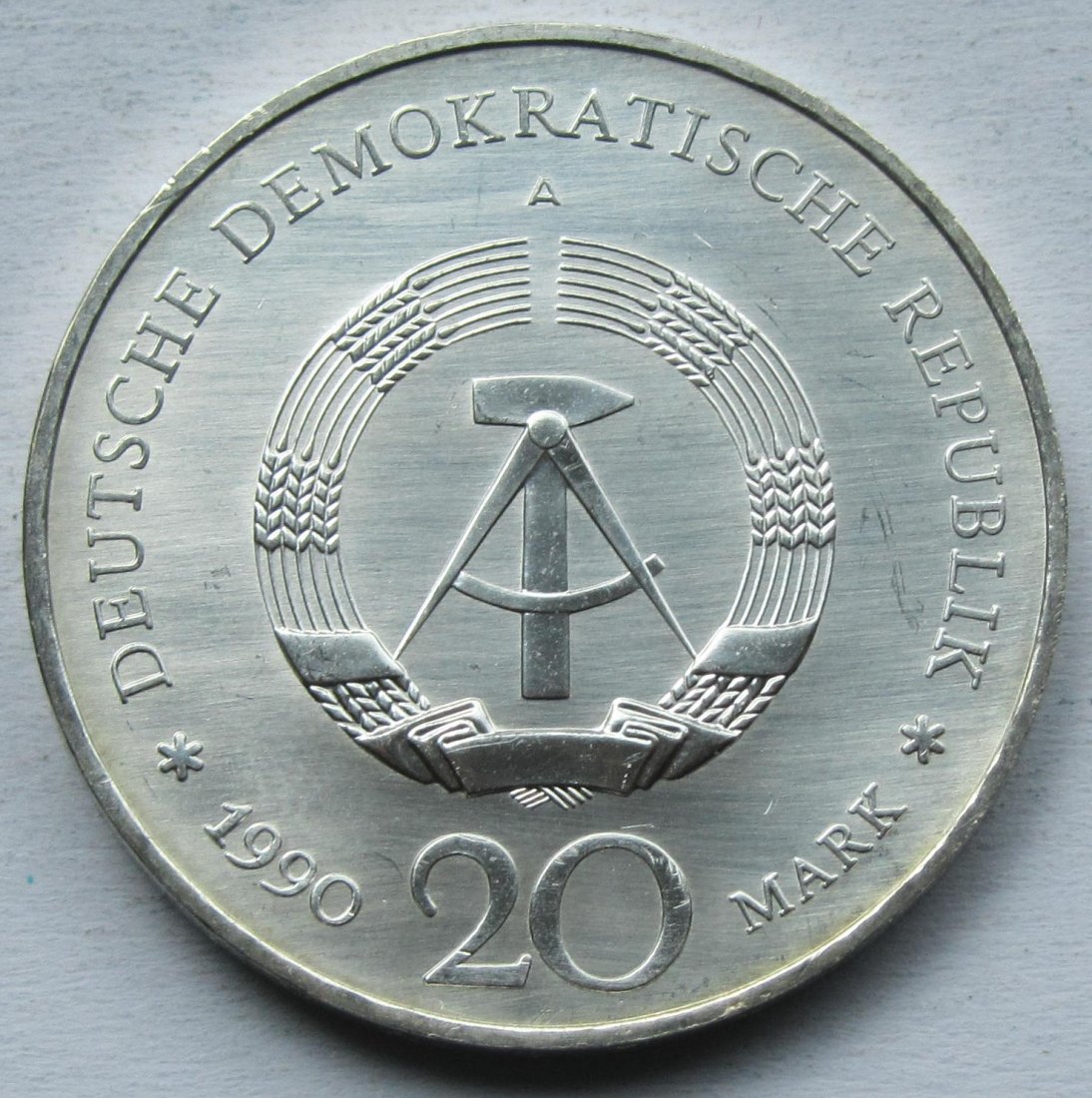  DDR: 20 Mark Brandenburger Tor 1990, Silber   