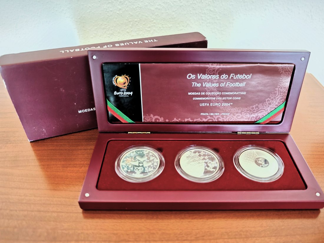 PORTUGAL 3 x 8 Euro UEFA 2004 - 3 Oz .925 Silber PP Holzetui mit CoA und Schuber 86,3g fein PP