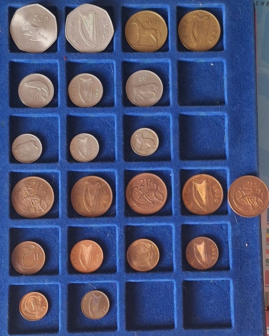  Irland, Kleinmünzen, Lot: 1/2,1,2,3,5,10,20 und 50 Pence lose Gesamtgewicht 125g   