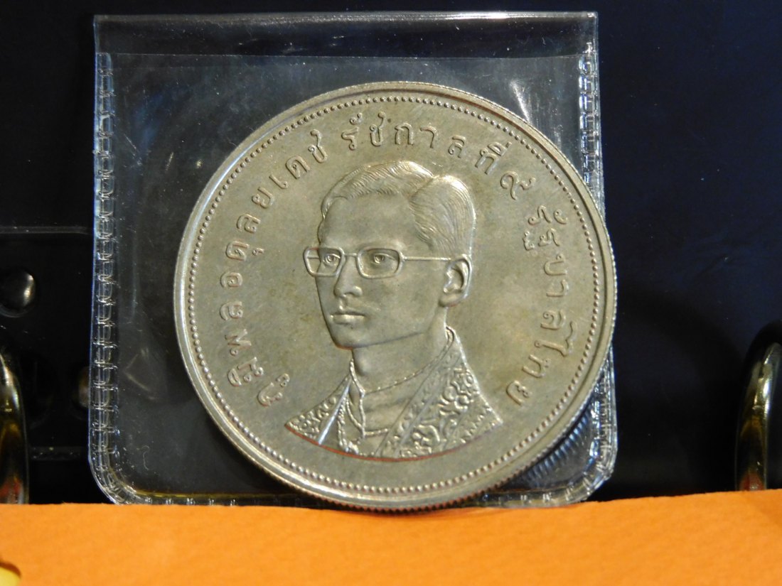 THAILAND 100 BAHT 1974.GRADE-PLEASE SEE PHOTOS.