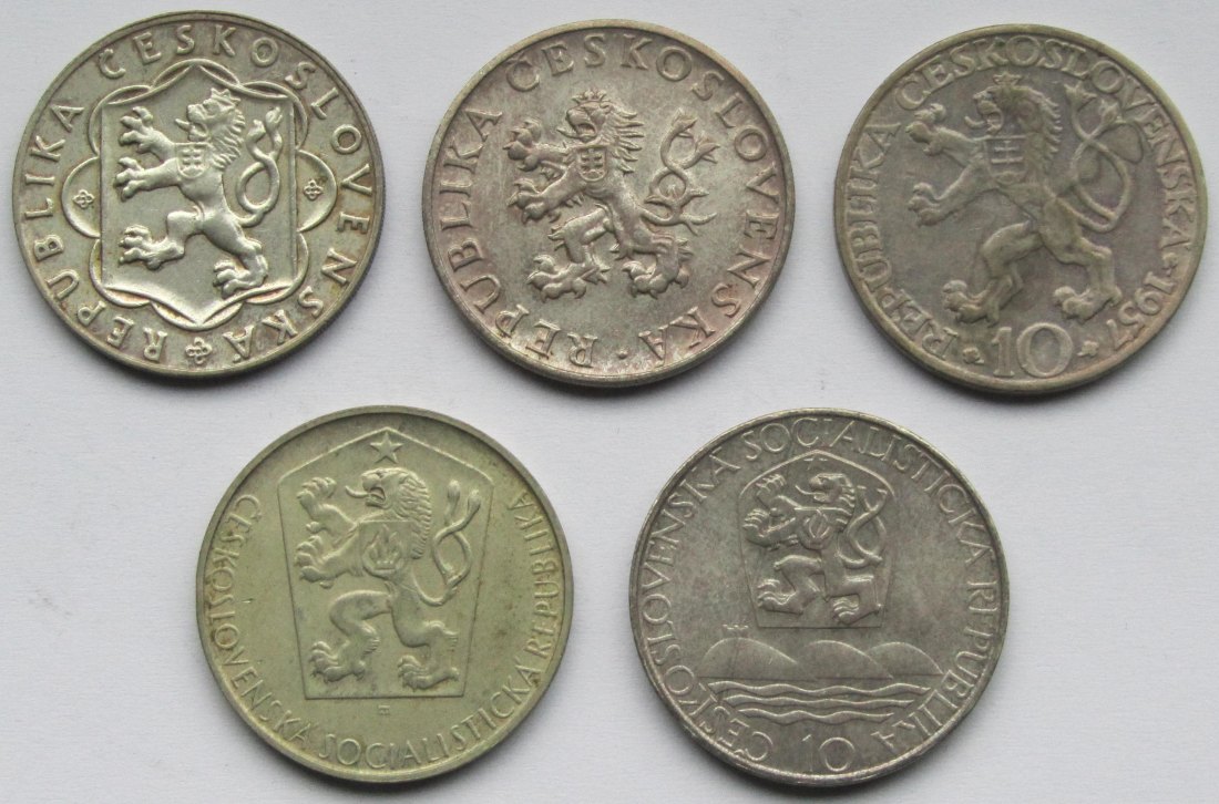  Tschechoslowakei: Lot aus fünf verschiedenen 10 Kronen, zusammen 30 g Feinsilber   