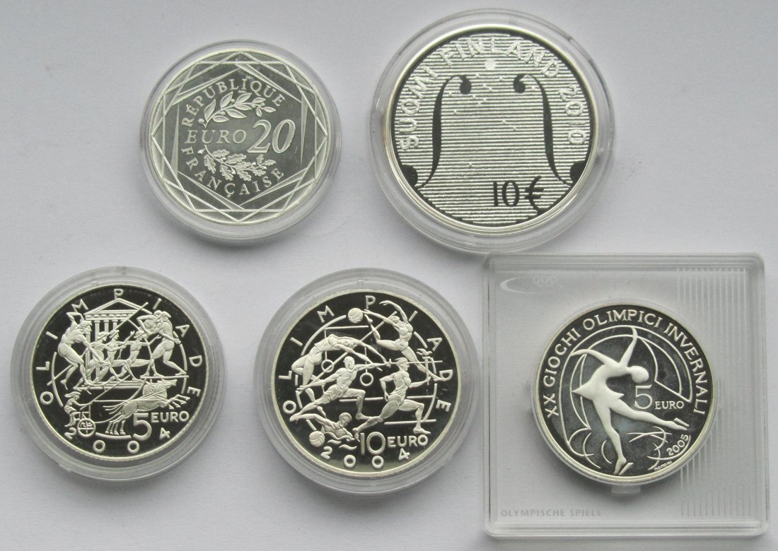  Euro: Lot aus fünf Silbermünzen, zusammen 93,5 g Feinsilber   
