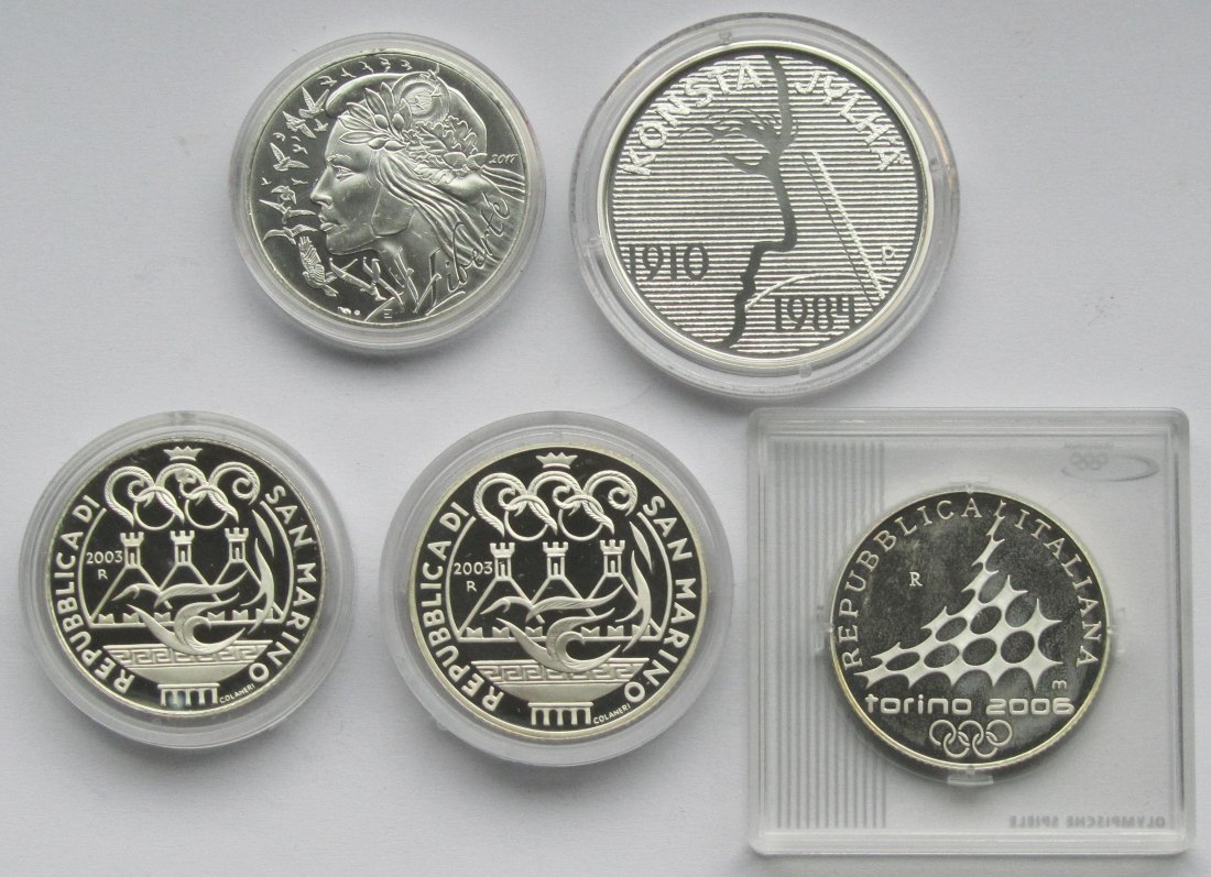  Euro: Lot aus fünf Silbermünzen, zusammen 93,5 g Feinsilber   