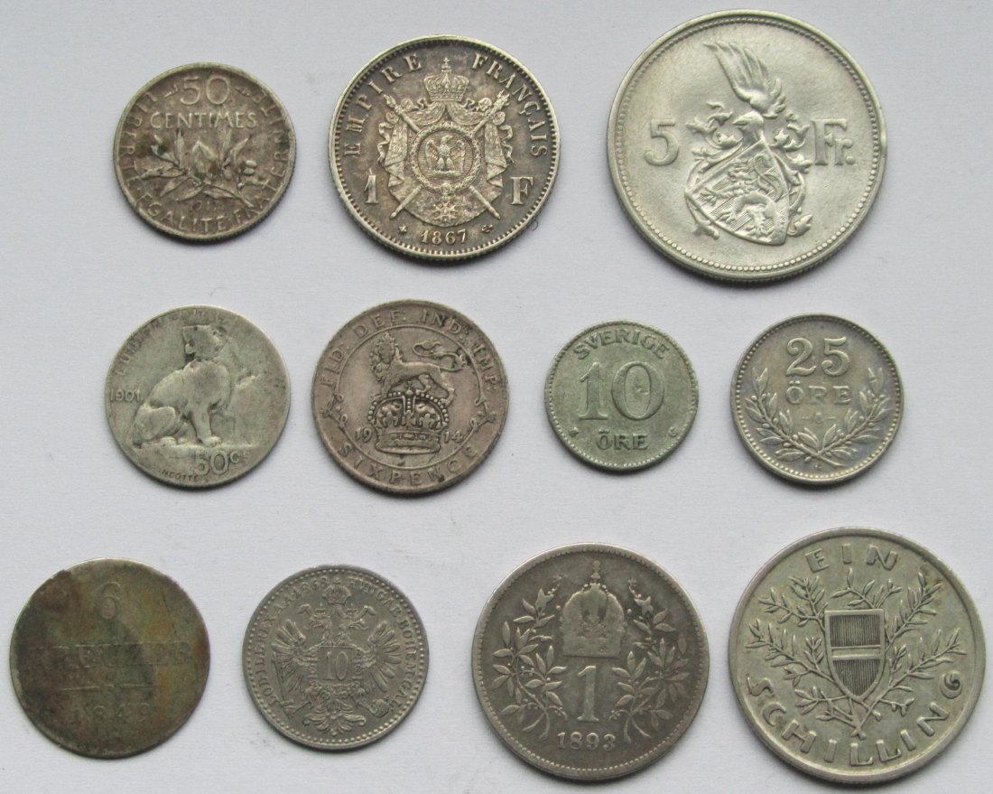  Europa: Lot aus elf Silberkleinmünzen, zusammen 27,5 g Feinsilber   