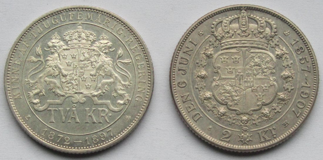  Schweden: 2 x 2 Kronen (1897 + 1907), zusammen 24 g Feinsilber   