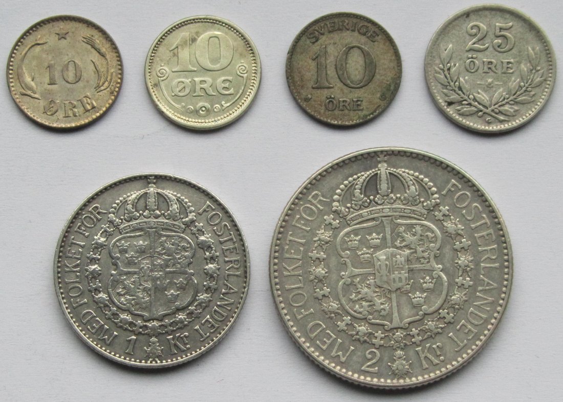  Dänemark/Schweden: Lot aus sechs Silbermünzen, zusammen 21,2 g Feinsilber   