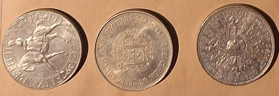  Großbritannien, Crown, Elisabeth II Jahrestage 1972, 77 oder 80 Gesamtgewicht: 85g   