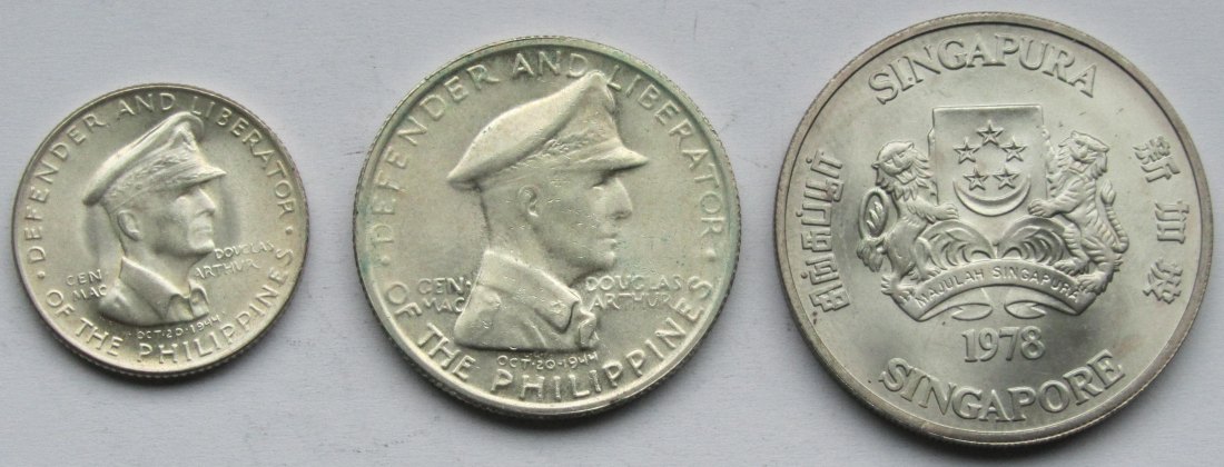  Philippinen/Singapur: Lot aus drei Silbermünzen, zusammen 39,1 g Feinsilber   