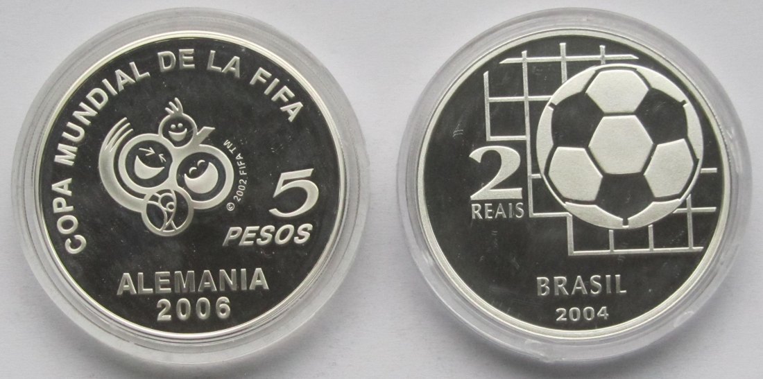  Argentinien/Brasilien: Lot aus zwei Fußballmünzen, zusammen 50 g Feinsilber   
