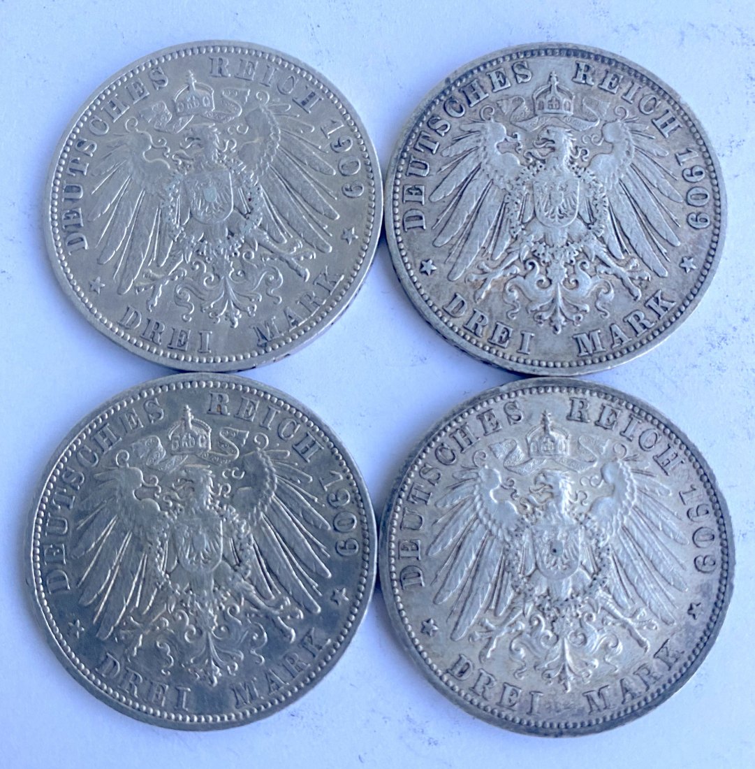 4 x 3 Reichsmark Kaiser Wilhelm II., ss-vz, teils mit Patina   
