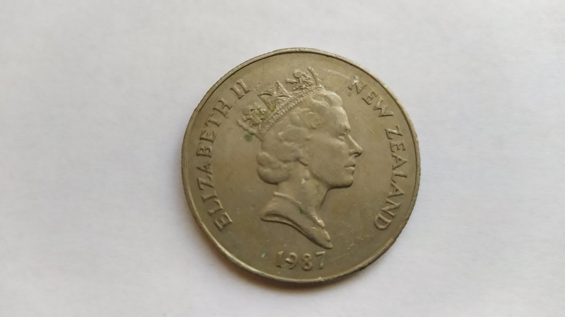 50 Cent 1987 - New Zealand   Copper-Nickel