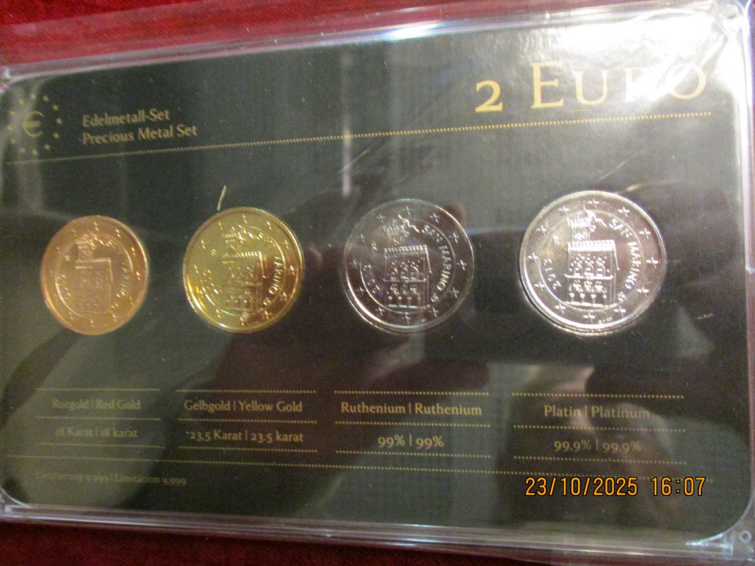  2 Euro Set San Marino siehe Foto Gewicht: Ca 110,g   