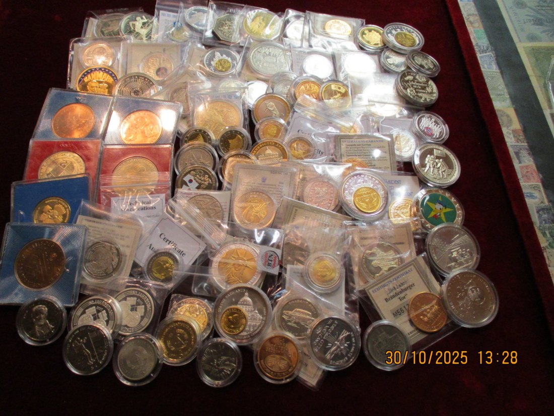  Lot Sammlung Medaillen und einige Münzen 3,2 Kg   