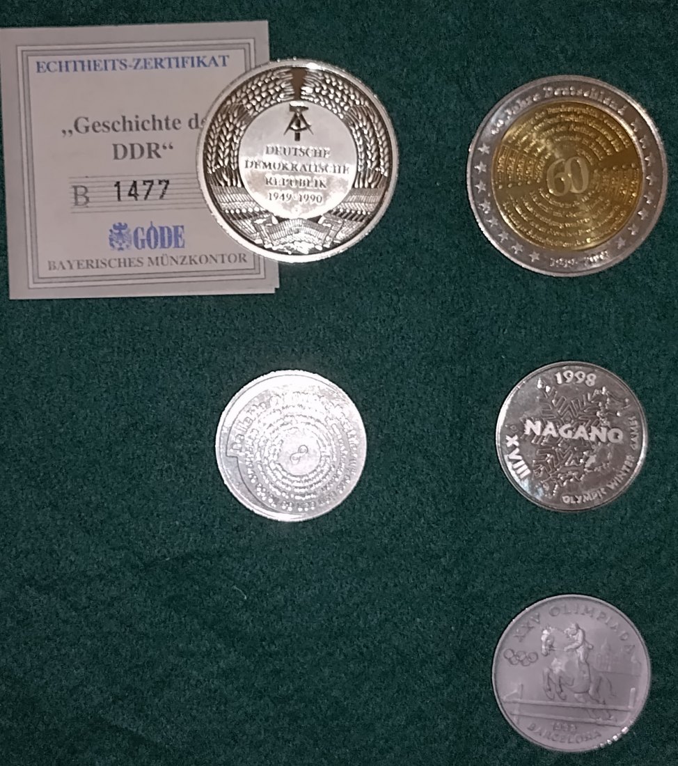  Konvolut an Medaillen aus aller Welt   