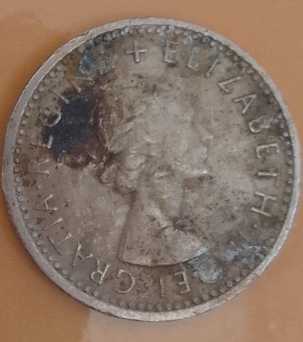  6 PENCE CIRCULATED COIN ..ELIZABETH..1961   