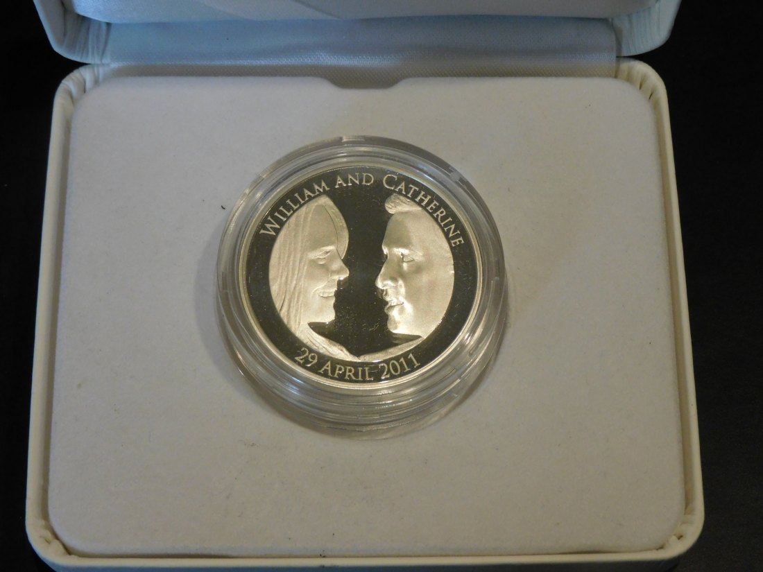 UNITED KINGDOM 5 POUNDS 2011 PIEDFORT.GRADE-PLEASE SEE PHOTOS.