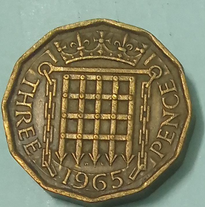  3 PENCE  UK  CIRCULATED COIN ..1965   