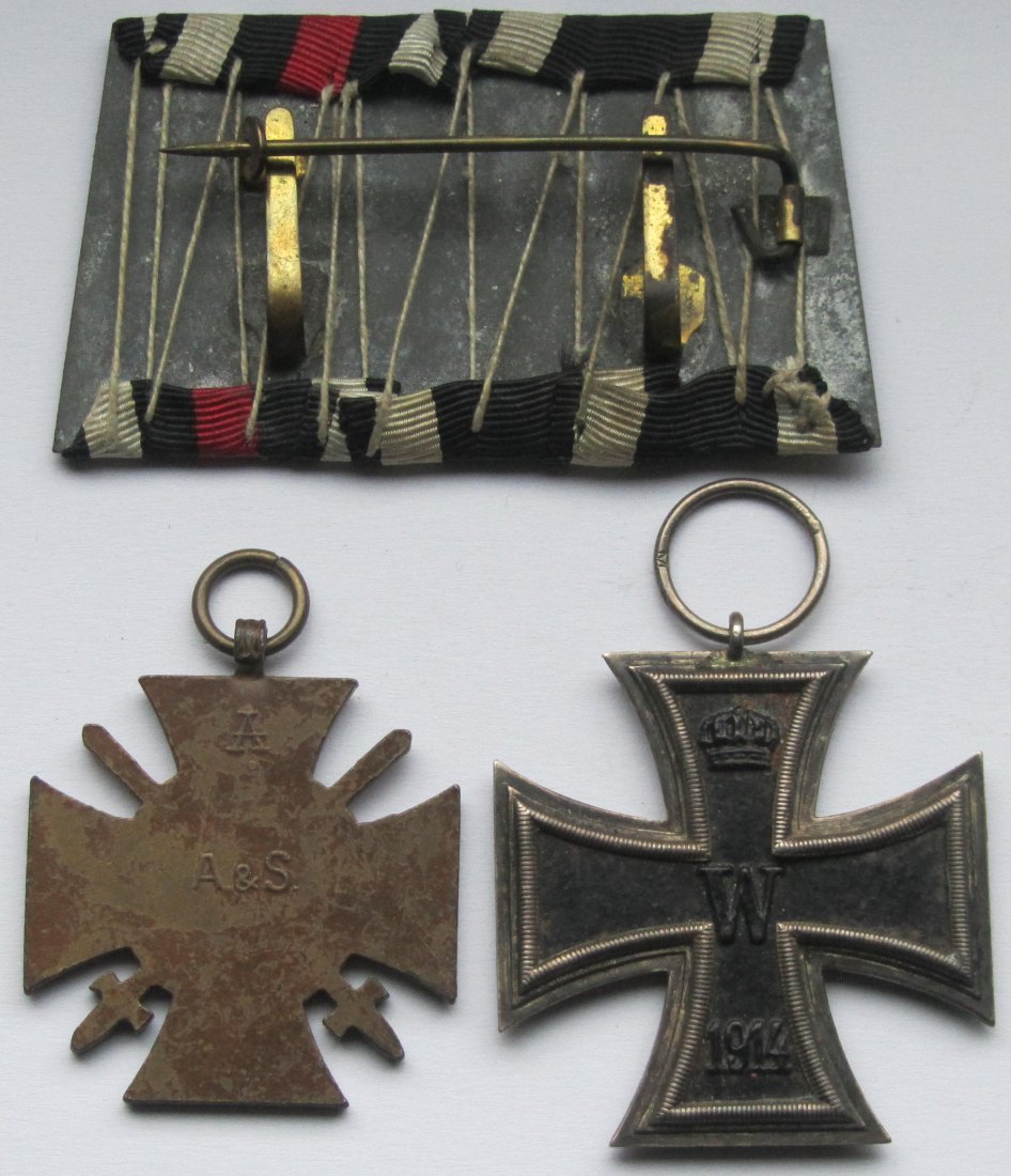  Kaiserreich: Zwei Orden aus dem Ersten Weltkrieg mit Band/Spange   