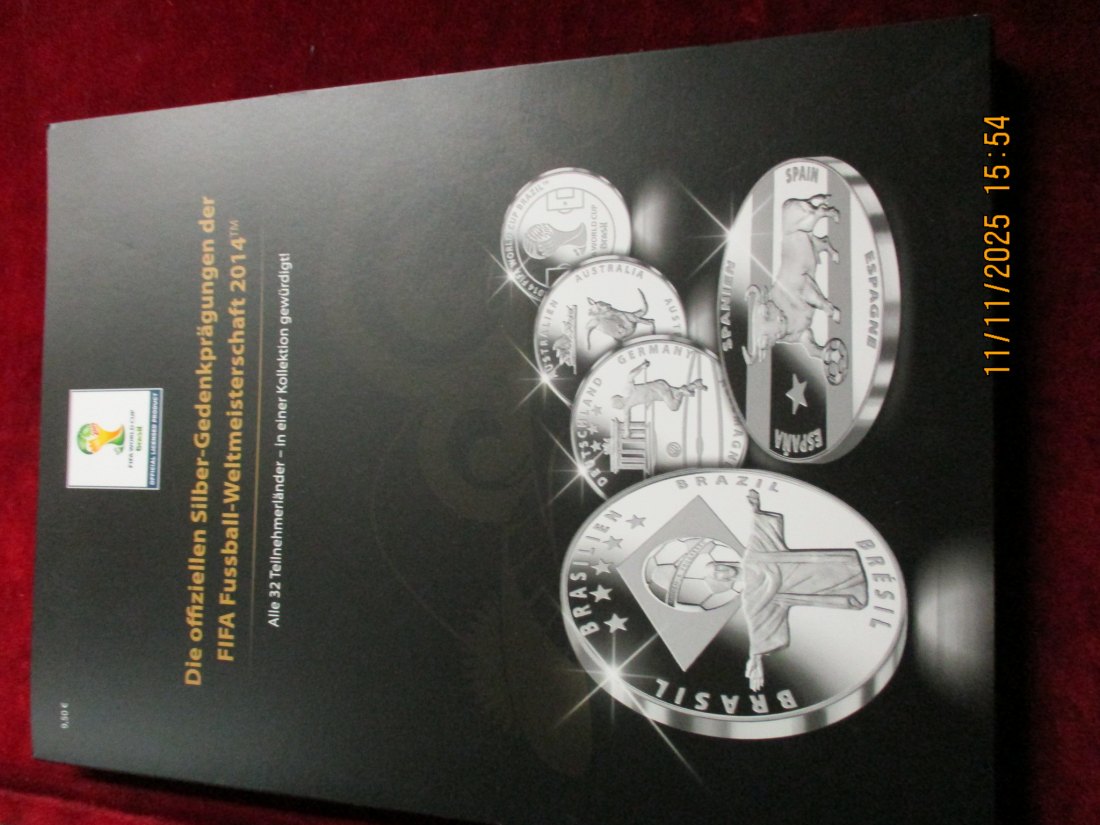  Sammlung 32 Medaillen Fußball-Weltmeisterschaft 2014 Silber 333er Gewicht:224 Gramm rau   