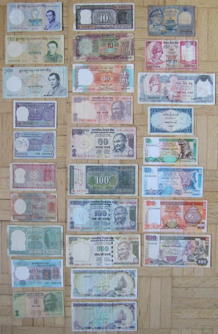  Südasien: Lot aus 28 verschiedenen Banknoten   