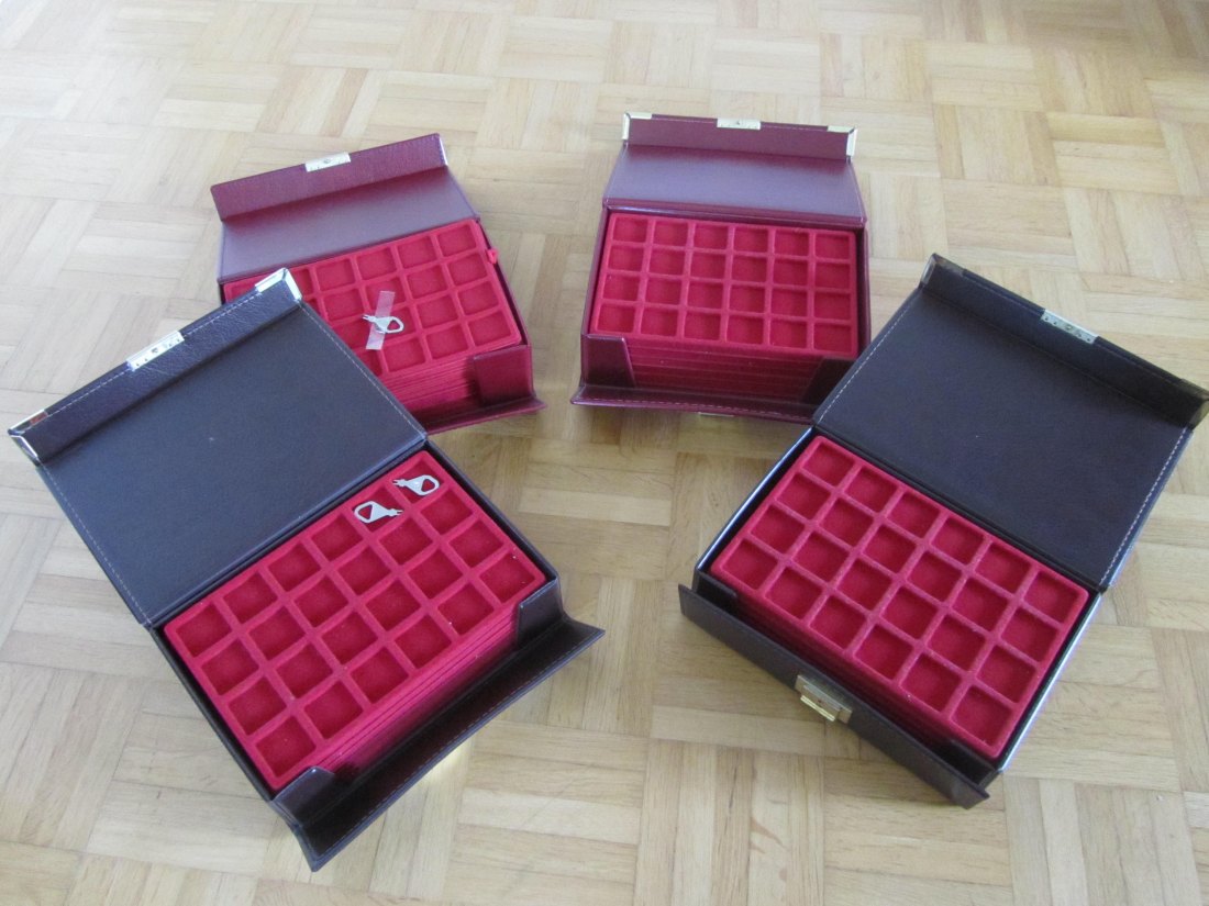  4 kleine Lederkassetten   