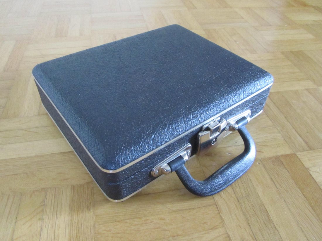  Kleiner Lederkoffer   