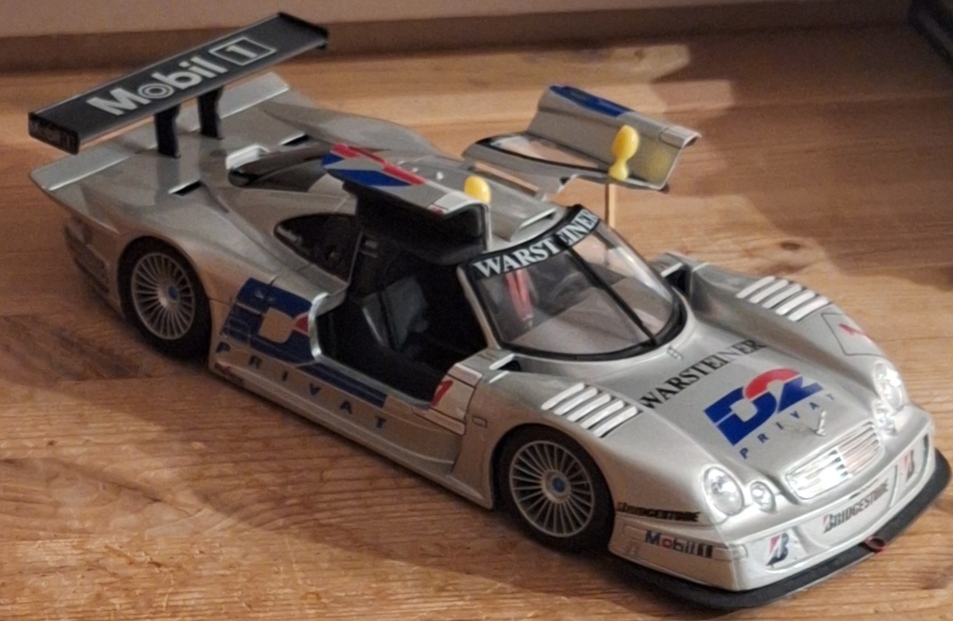  Mercedes CLK LM 1:18Maßstab Vitrinestück nicht bespielt ohne Plinte   