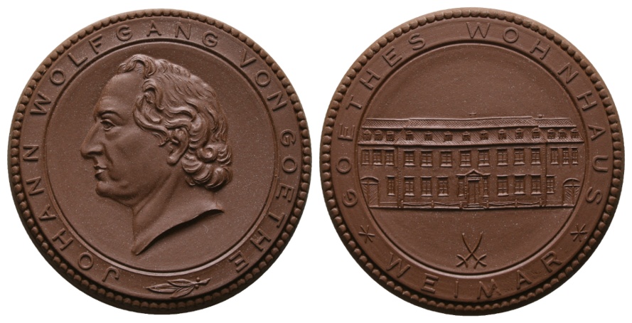  Medaille; Goethes Wohnhaus Weimar; Johann Wolfgang von Goethe; Porzellan; 20,80 g, Ø 49,8 mm   