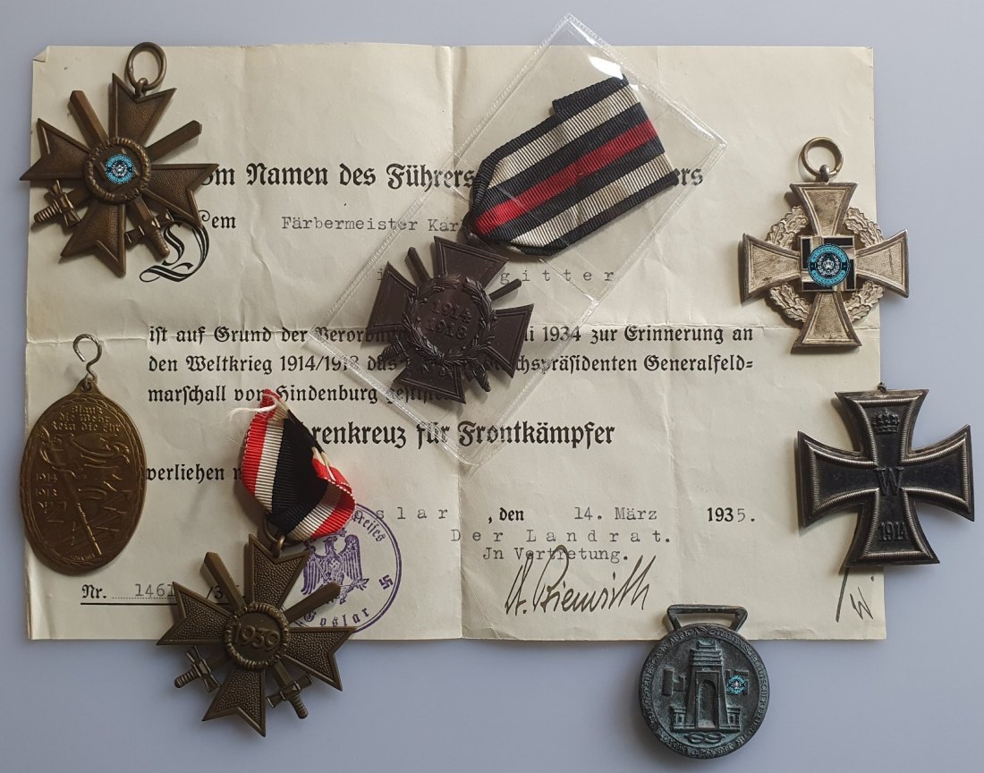  Orden Abzeichen Auszeichnungen 7 Stück eine Urkunde schönes Konvolut   