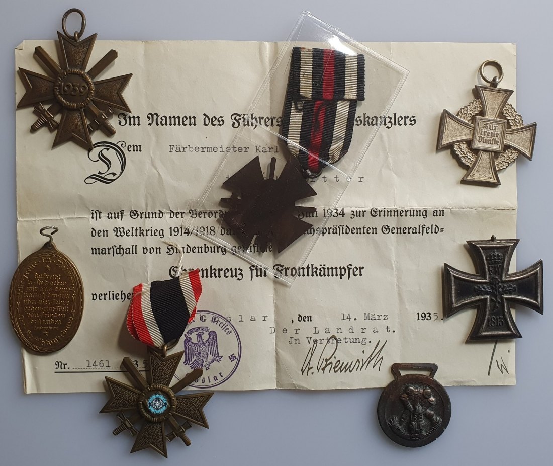  Orden Abzeichen Auszeichnungen 7 Stück eine Urkunde schönes Konvolut   