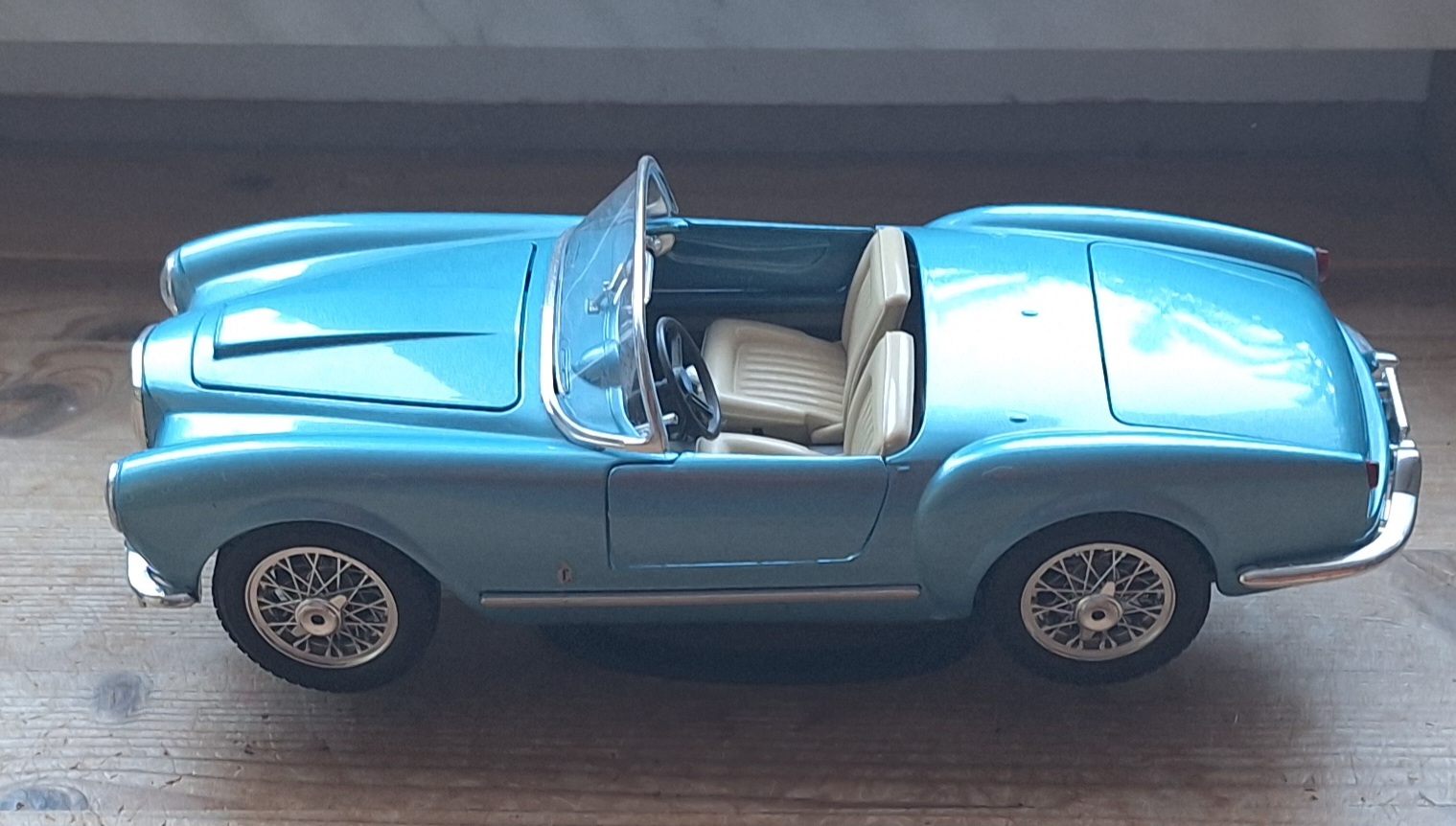  Lancia Aurelia 1:18 Maßstab Vitrinestück nicht bespielt   