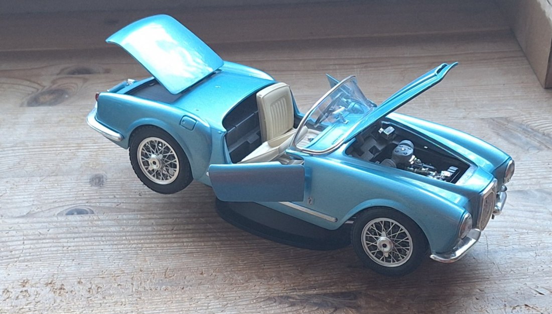  Lancia Aurelia 1:18 Maßstab Vitrinestück nicht bespielt   