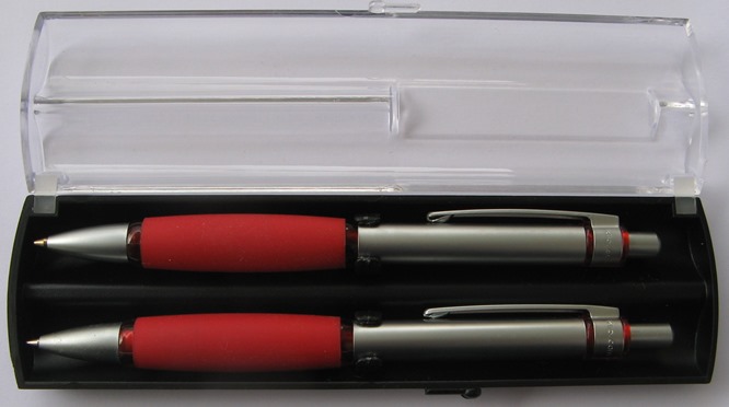  UMA - Schreib Set in OVP Box: Kugelschreiber+Bleistift LUCKY, silber-rot,  Gedenk-Klappetui   