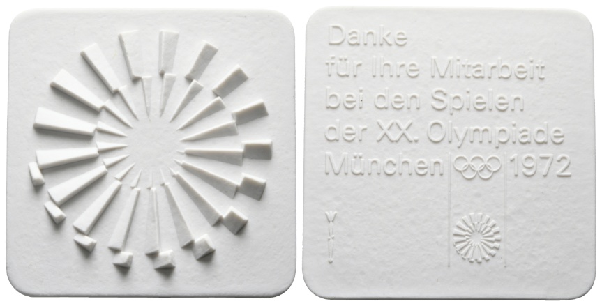  Medaille; Danke für Mitarbeit; XX. Olympische Spiele 1972; weißes Porzellan; 51,48 g, H & B 59,8 mm   