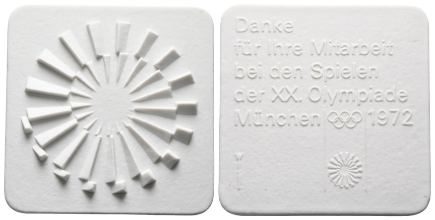  Medaille; Danke für Mitarbeit; XX. Olympische Spiele 1972; weißes Porzellan; 55,02 g, H & B 59,7 mm   