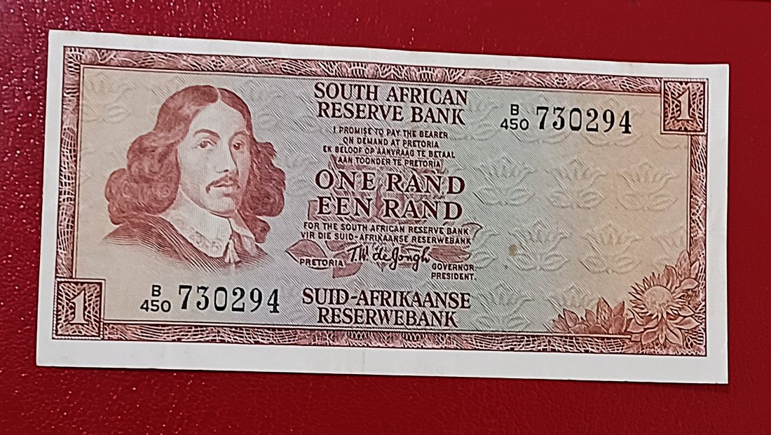  1973-1975South Africa Van Riebeeck Een Rand One Rand B450 730294 English Afrikaans   