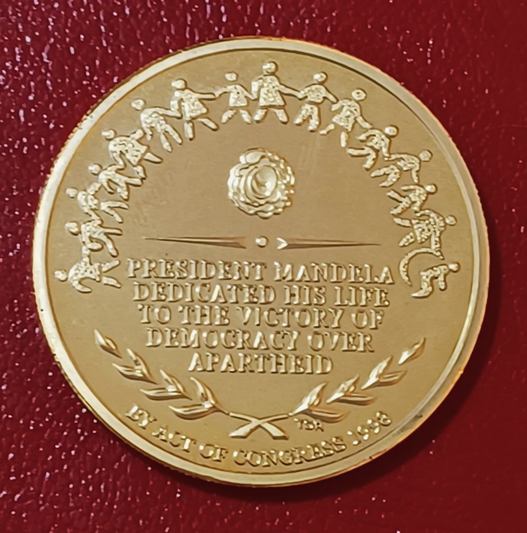 South Africa President Nelson Rolihlahla Mandela 38mm 29g Medal   