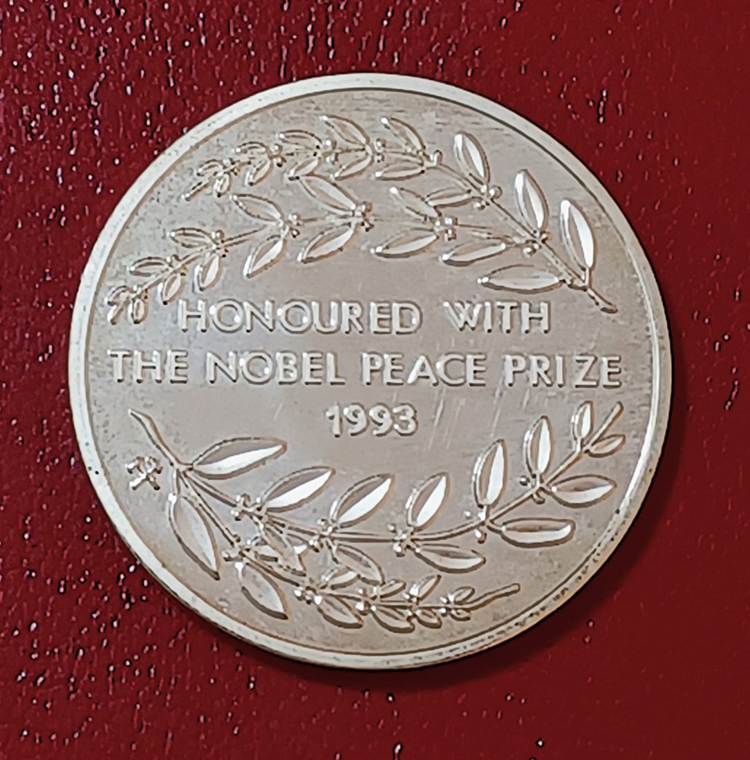  South Africa Nelson Rolihlahla Mandela A Long Walk to Freedom 1993 Nobel Peace Prize 38mm 29g Medal   