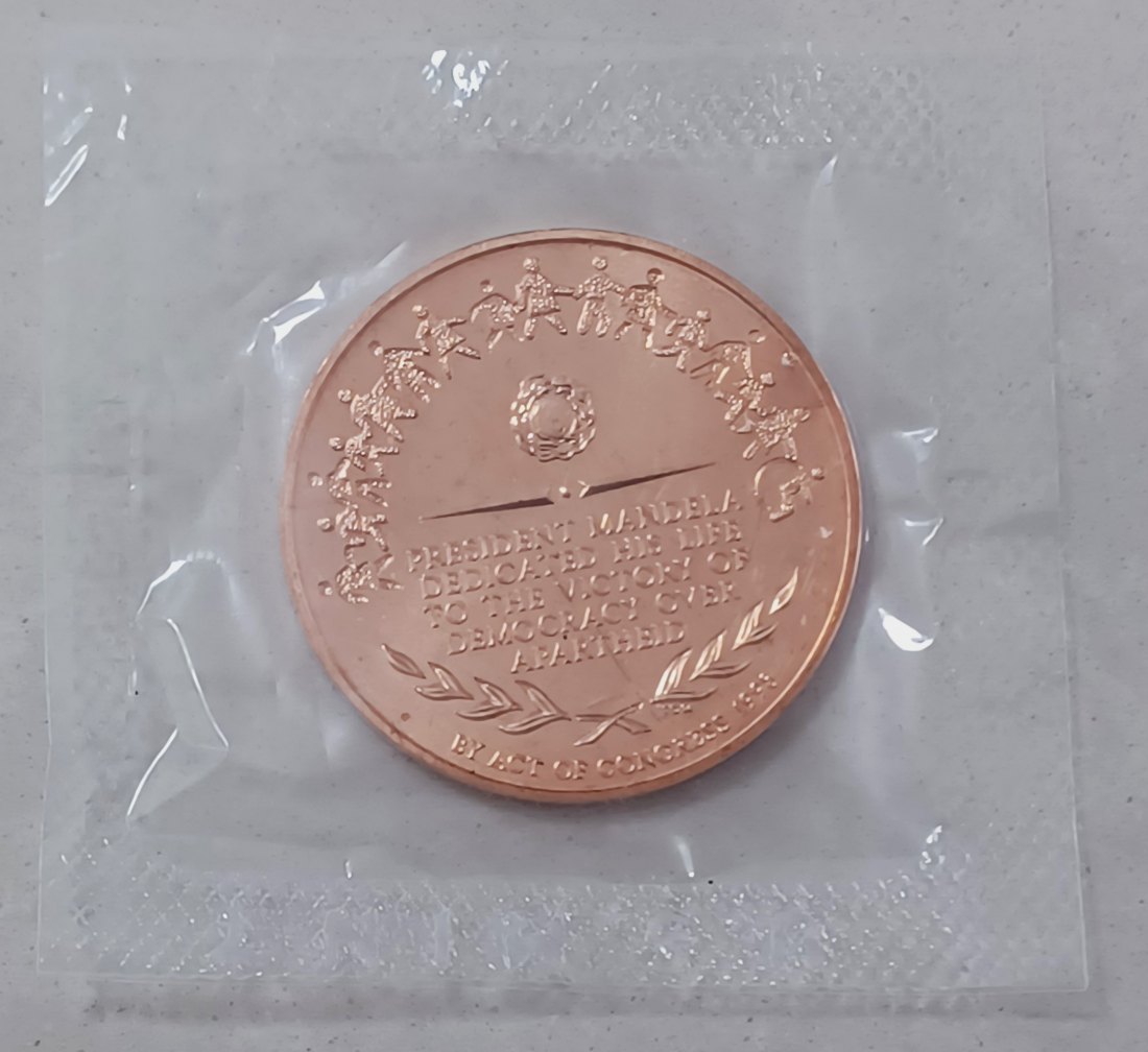  1998 President Nelson Mandela of South Africa Victory over Apartheid Bronze 38mm Medal   