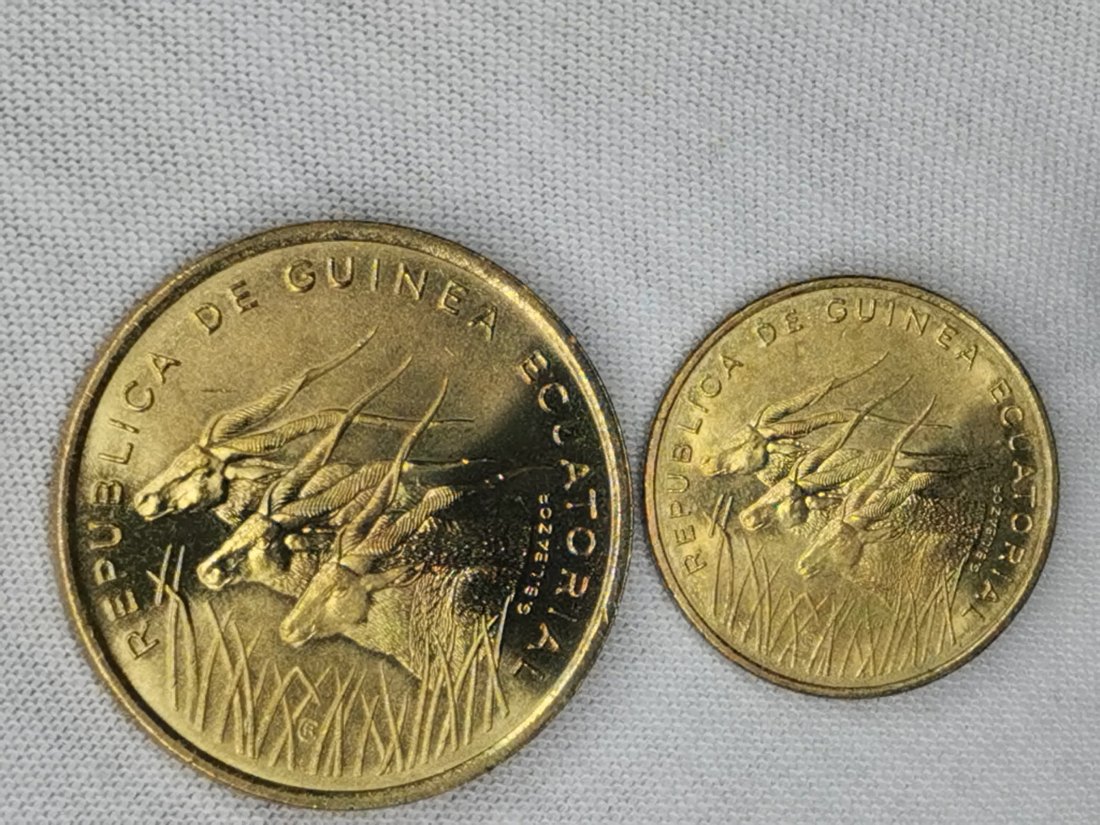  Äquatorialguinea 5 und 25 Francos, unc, Francs   