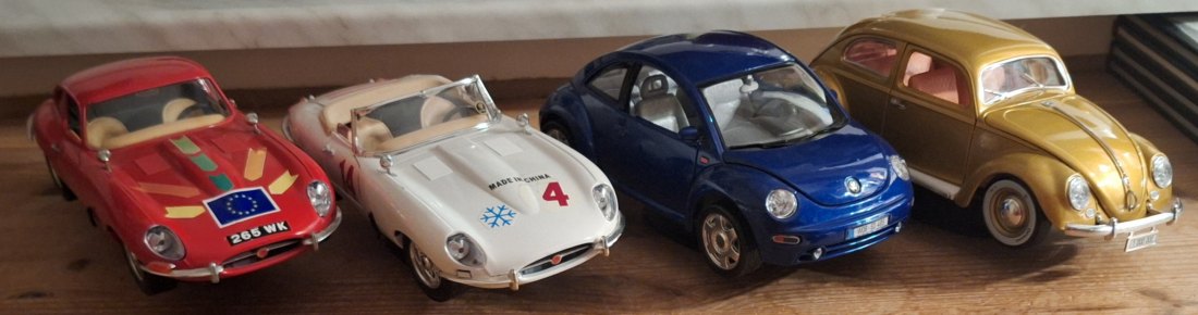  2 Jaguar TypE 2 VW-Beetle 1:18 Maßstab Vitrinestücke nicht bespielt NEUEINSTELLUNG   