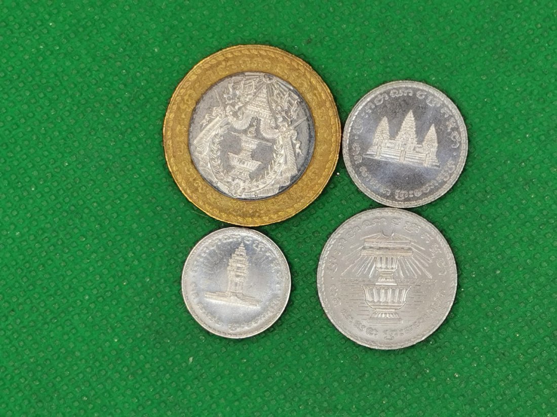  Lot 147 , Kambodscha 4 Umlaufmünzen , 50 - 500 Riel, unc   