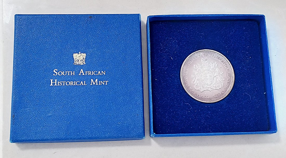 England, South Africa. 1995 Queen Elizabeth II Visit to South Africa Royal Visit 35mm 99.9% Silver