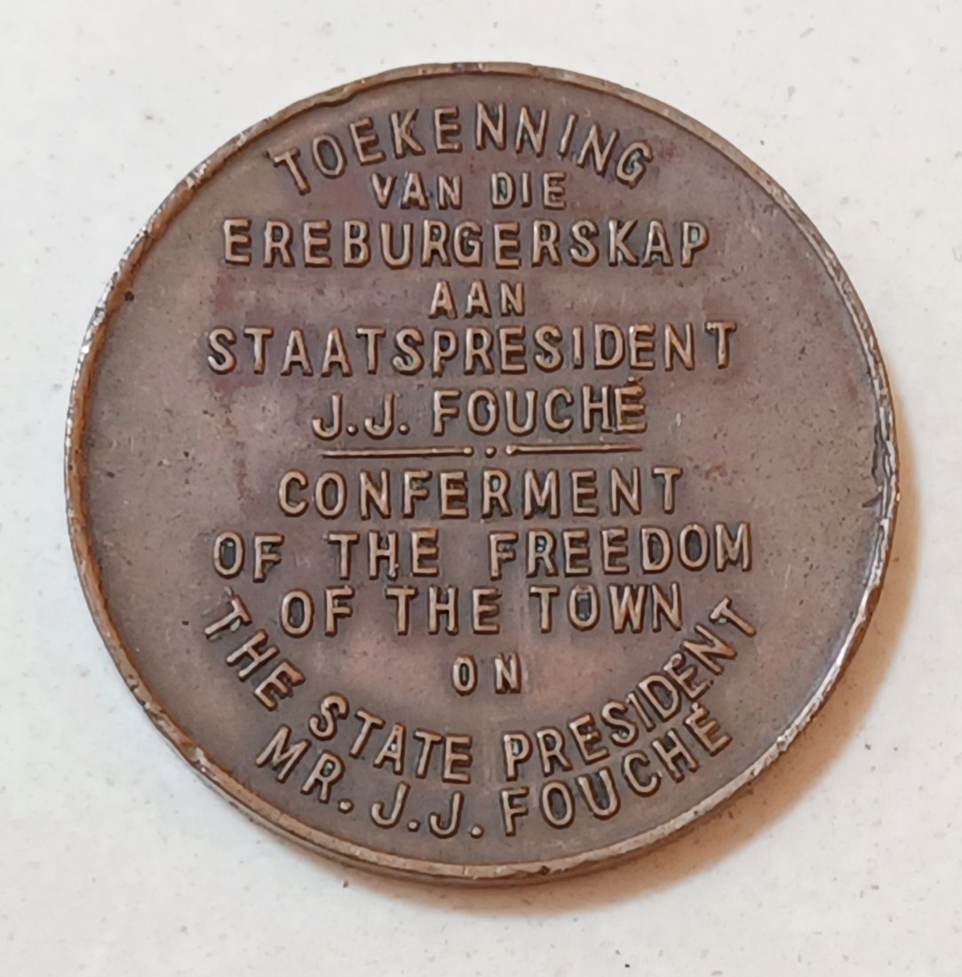  1971 South Africa Freedom of Krugersdorp to President Fouché Bronze Medal 25.7mm 8.3g   